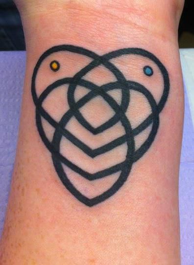 Pin By Jess Pine On Things I Love Style Knot Tattoo Celtic Mother