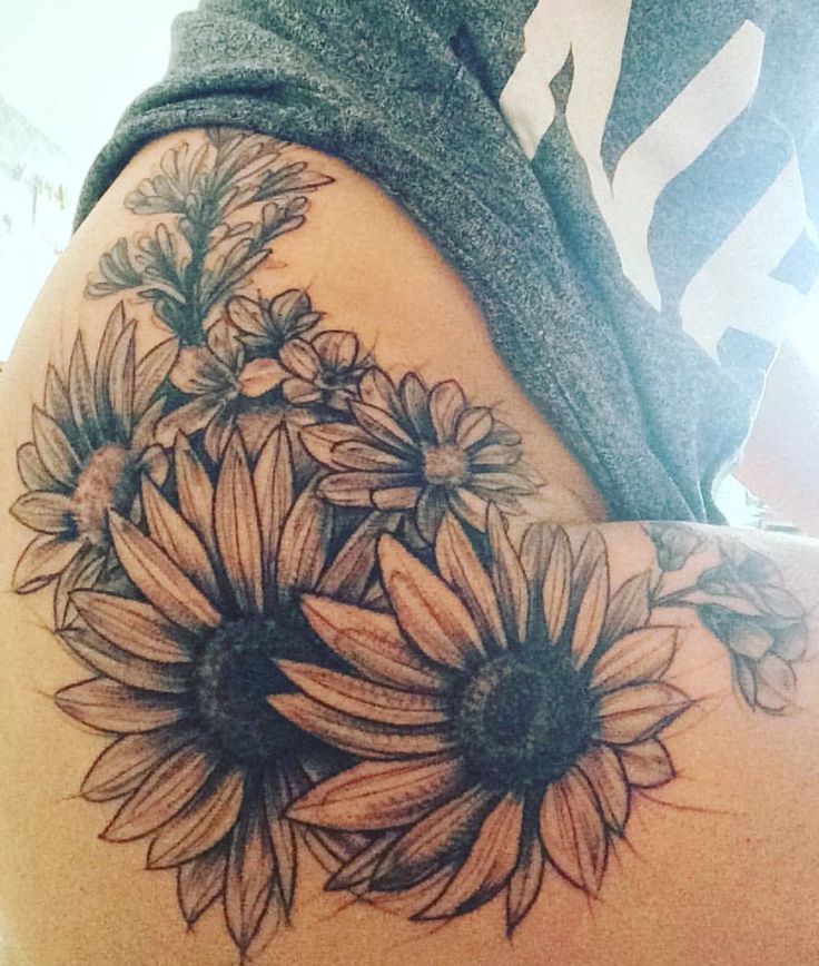 Pin By Raylene Chiarizzio On The Story Sunflower Tattoo Thigh Flower