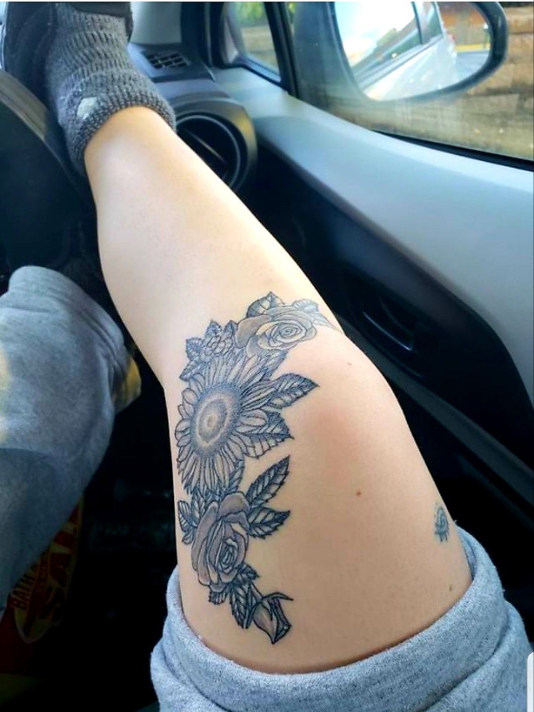 7 Stunning Knee Tattoo Ideas for Women