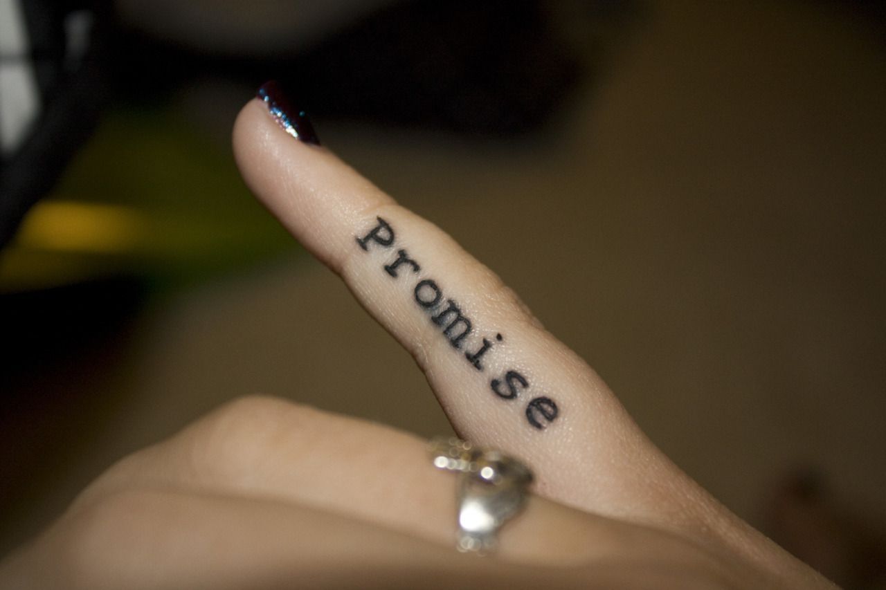 5 Meaningful Promise Tattoo Ideas for Pinky Finger