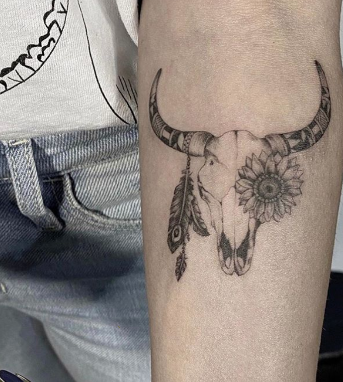 Realistic Feather Sunflower And Longhorn Skull Tattoo Skull Thigh Tattoos Bull Skull