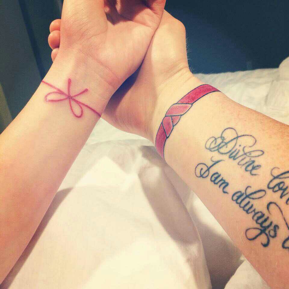 5 Stunning Red String of Fate Tattoo Ideas