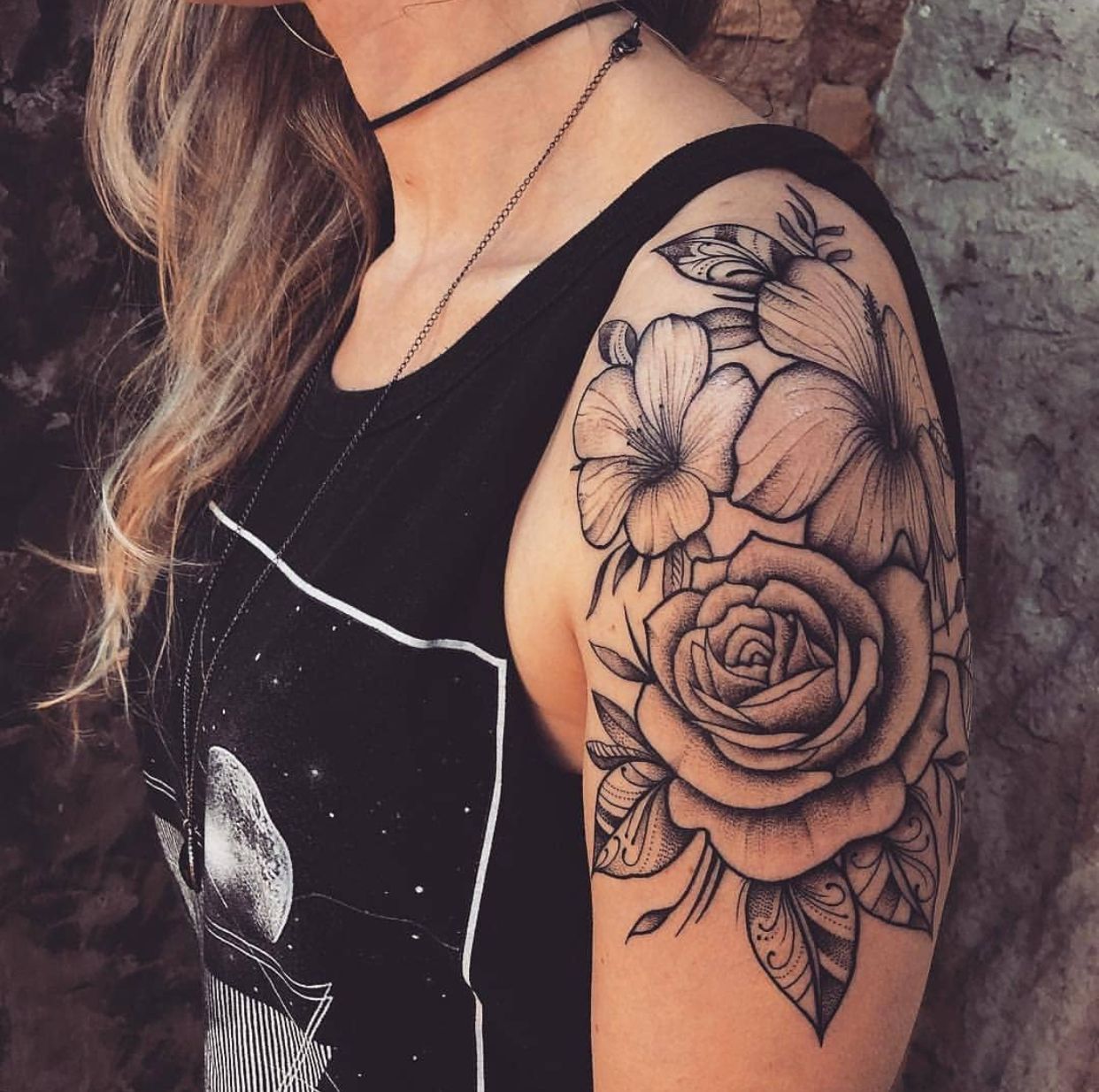 7 Stunning Rose Shoulder Tattoo Ideas for Women