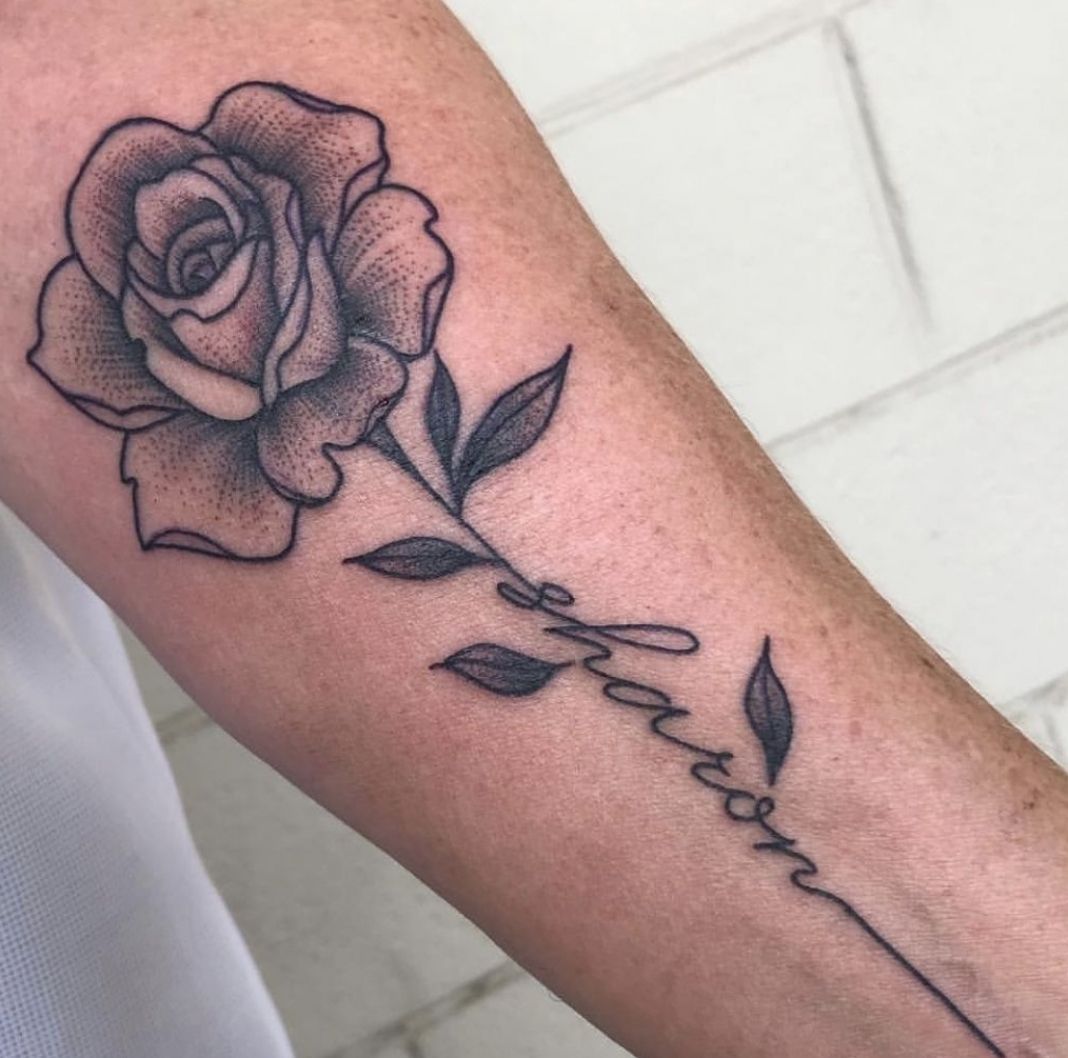 Rose Stem Name Tattoo: Elegant Ink Ideas