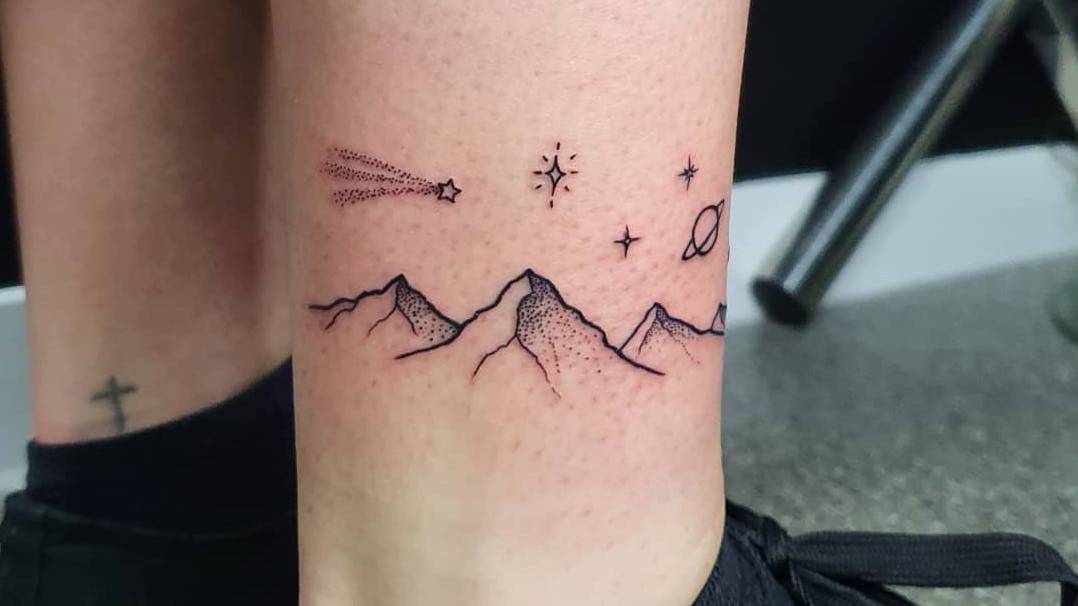 Shooting Star Tattoo Ideas For A Touch Of Cosmic Magic