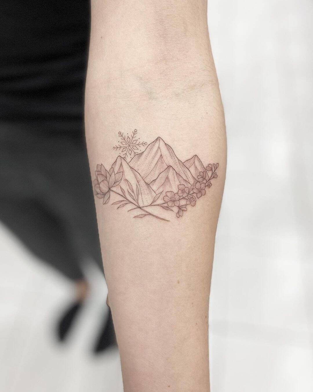 5 Silver Line Tattoo Designs You'll Love