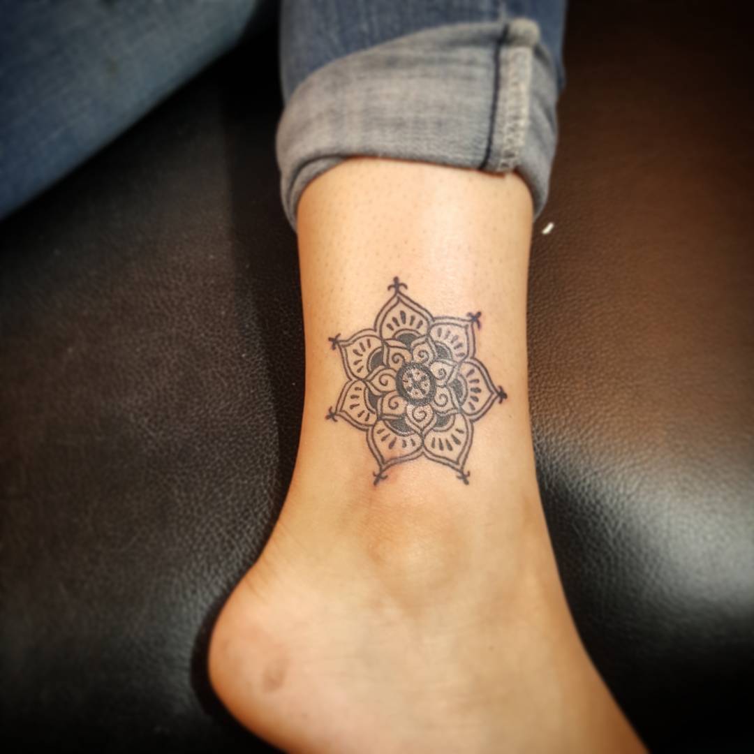 Simple Mandala Tattoo Best Tattoo Ideas Gallery