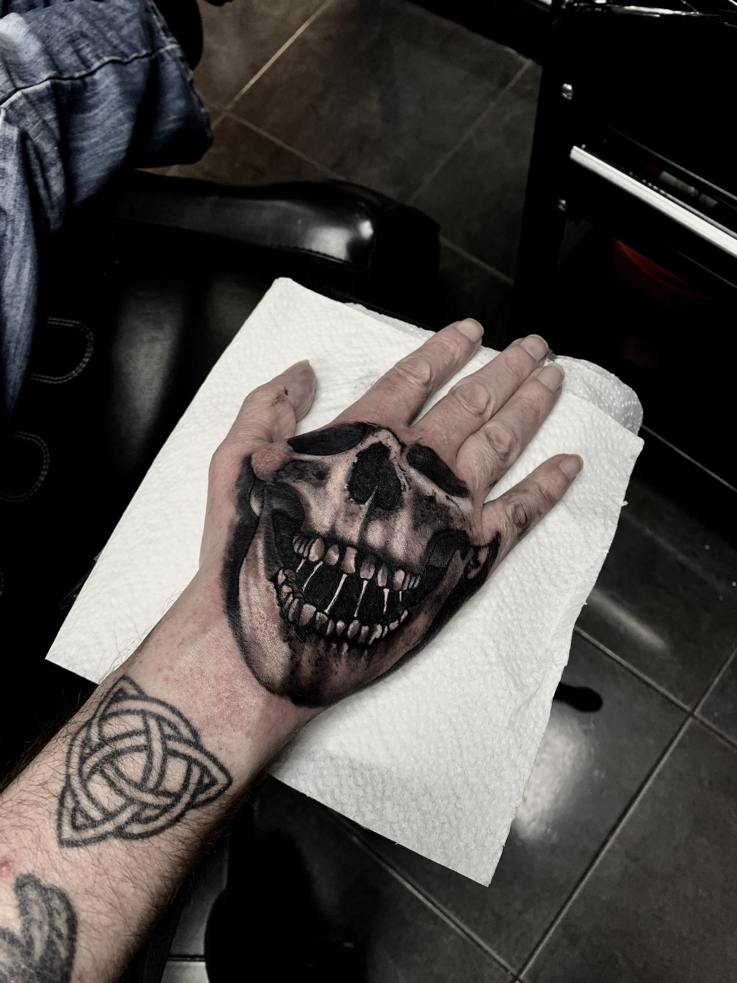 Skull Hand Tatoo Design Viraltattoo