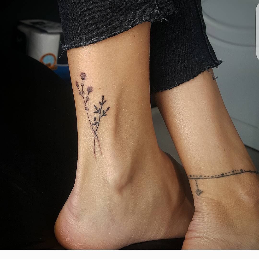 25 Adorable Small Ankle Tattoos for Women