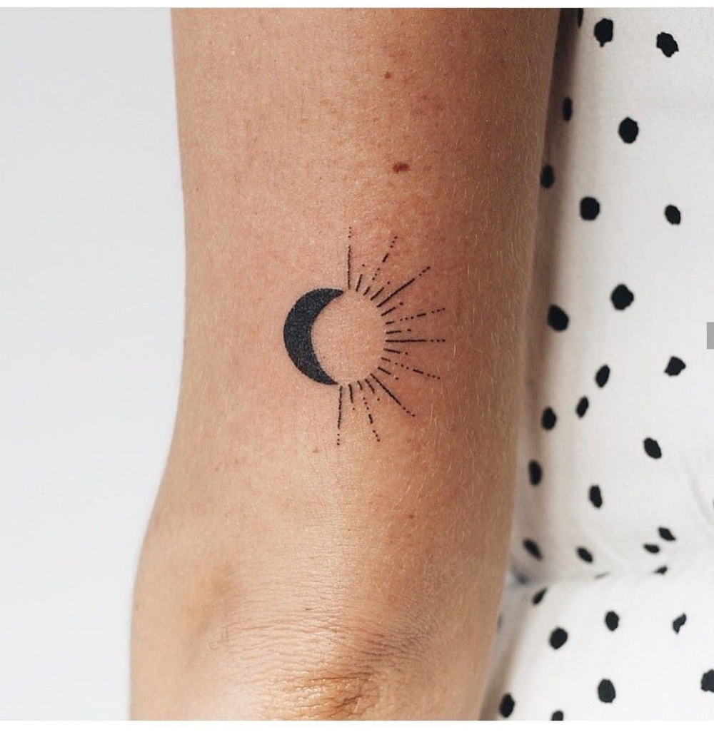 Small Sun Moon Tattoo: Meaningful Designs and Symbolism