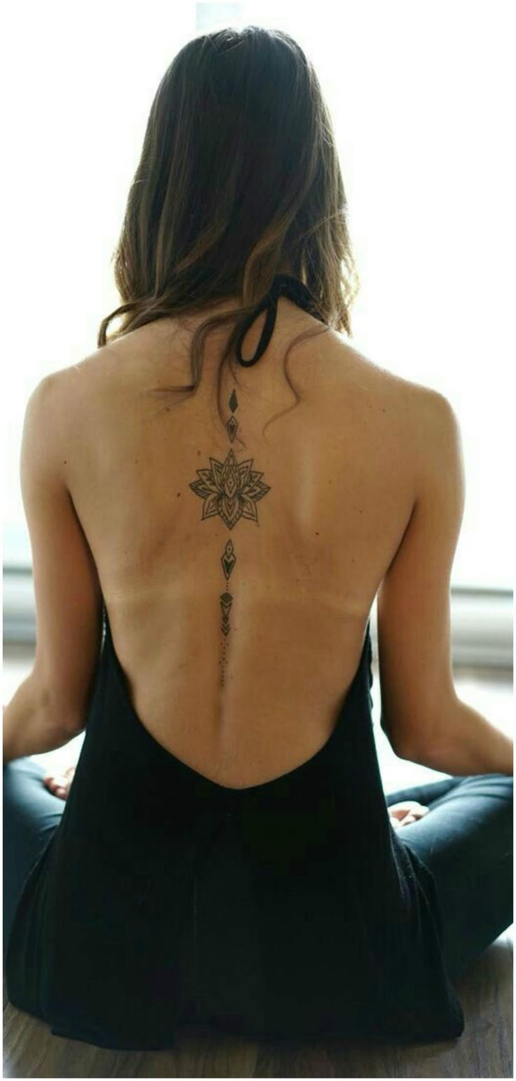 7 Stunning Spine Tattoo Ideas for Women