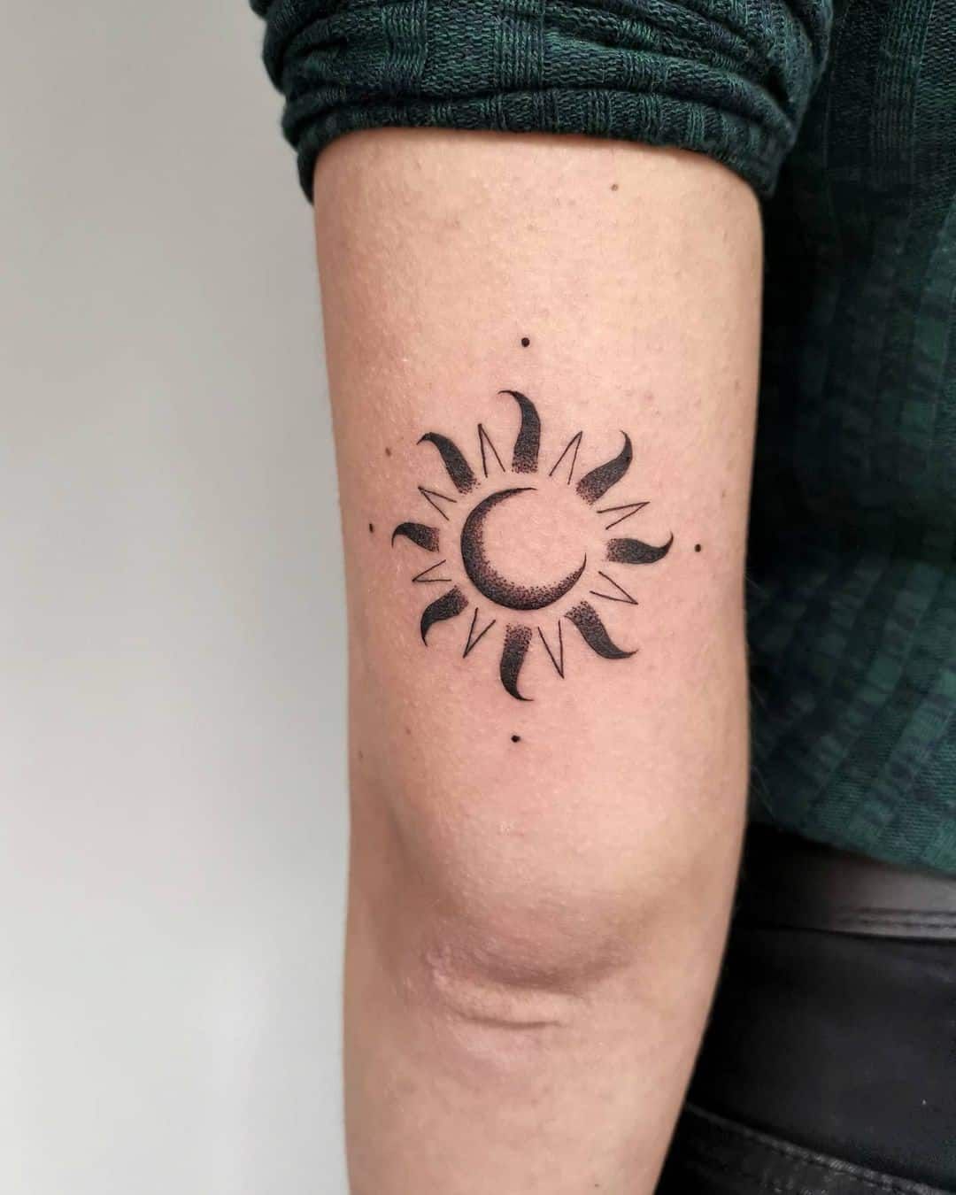 Sun And Moon Tattoo Designs Ideas And Meaning Tattoos For You Bild