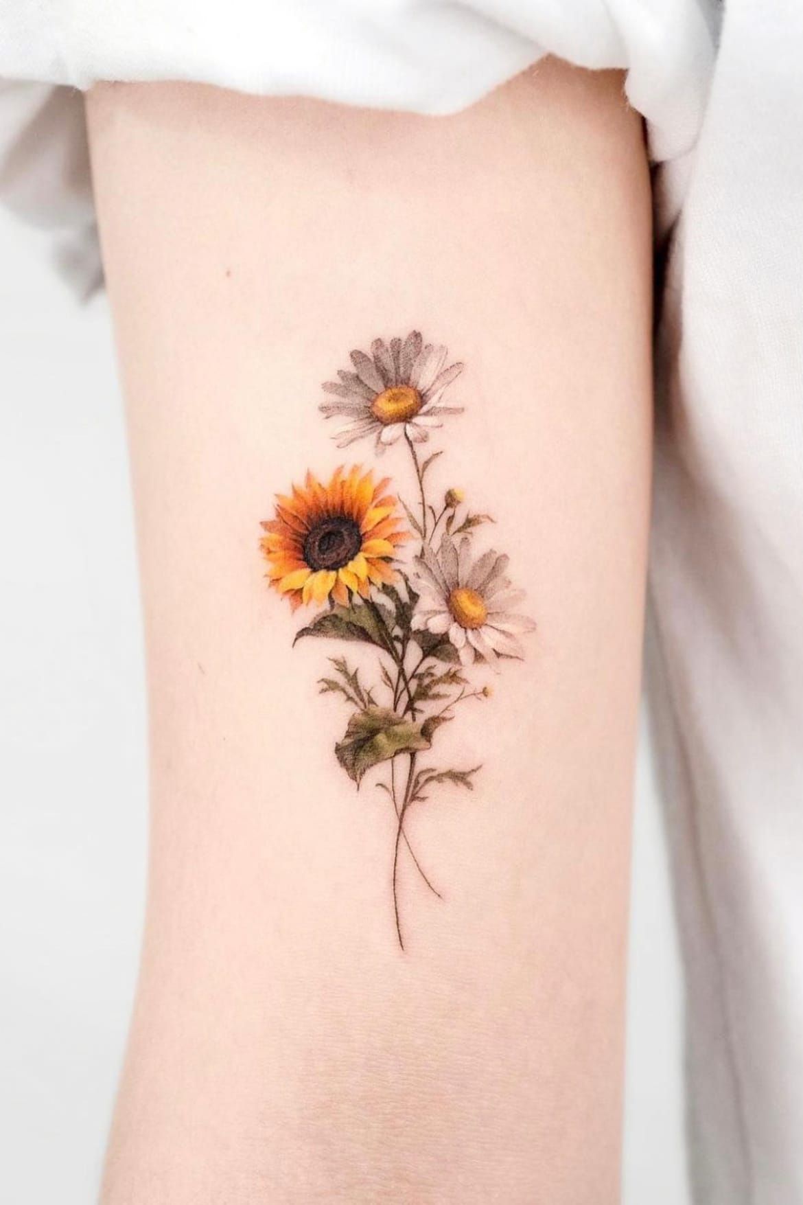 5 Beautiful Sunflower and Daisy Tattoo Ideas