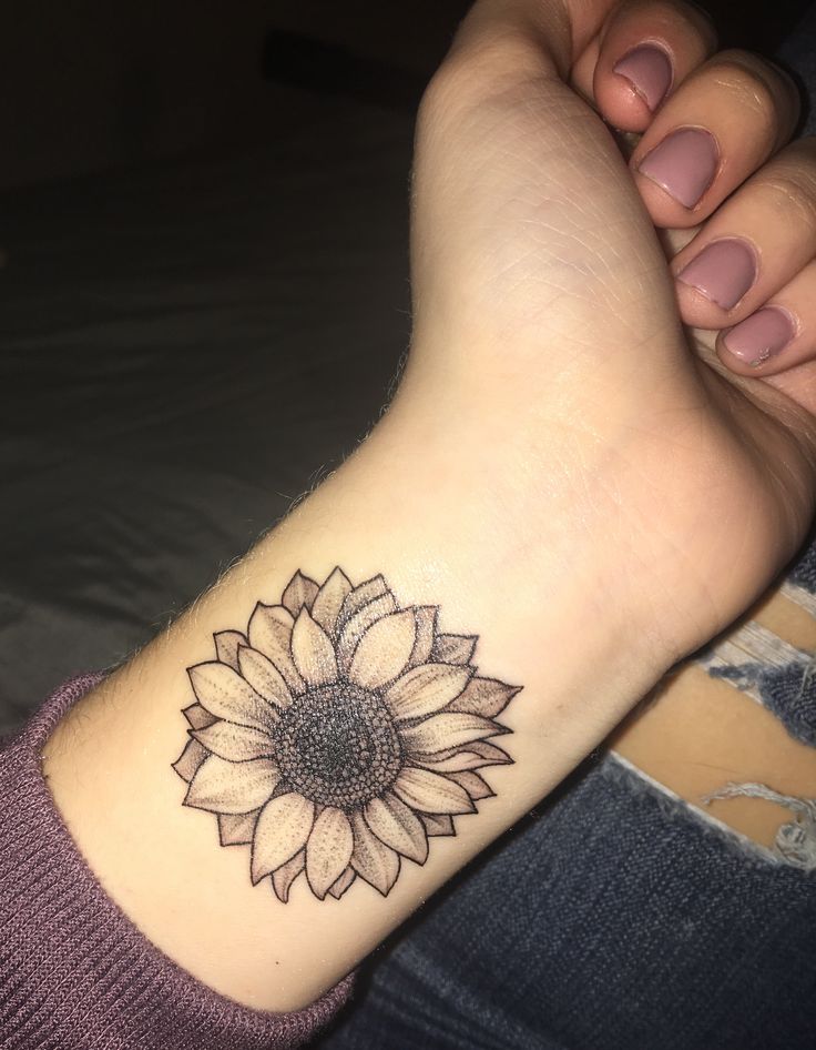 5 Stunning Sunflower Tattoo Ideas for Your Wrist