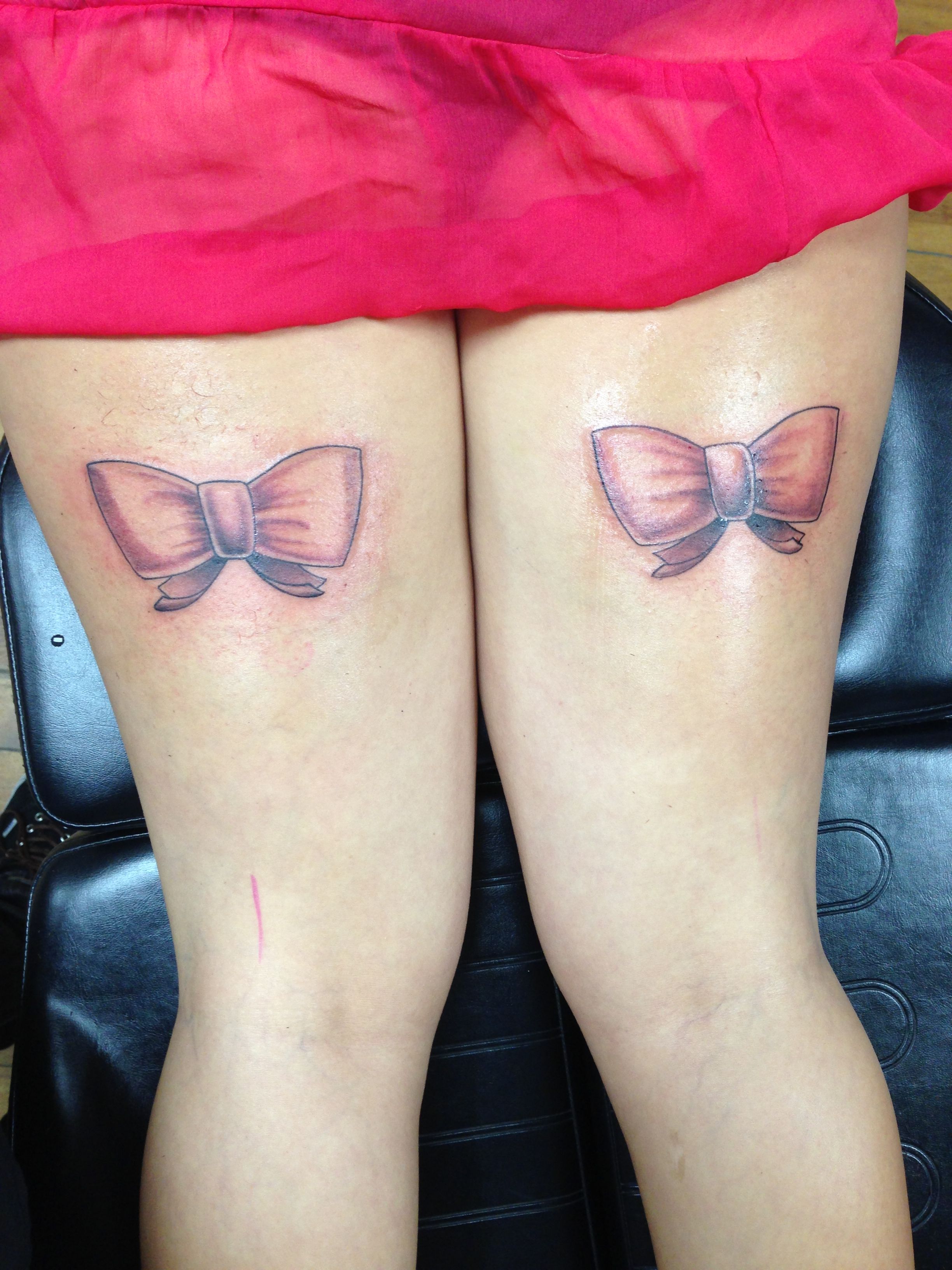 Bow Tattoos on Thighs: Meaningful Artistry Explained