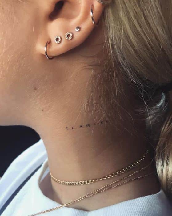 5 Pequeños Tatuajes en el Cuello para Inspirarte