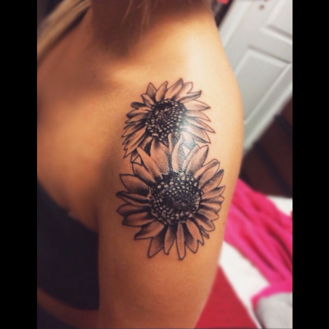 5 Stunning Sunflower Shoulder Tattoo Ideas for Women